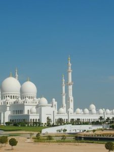 cropped-Al-Sheikh-Zayed-Mosque-with-Majestic-view.jpg